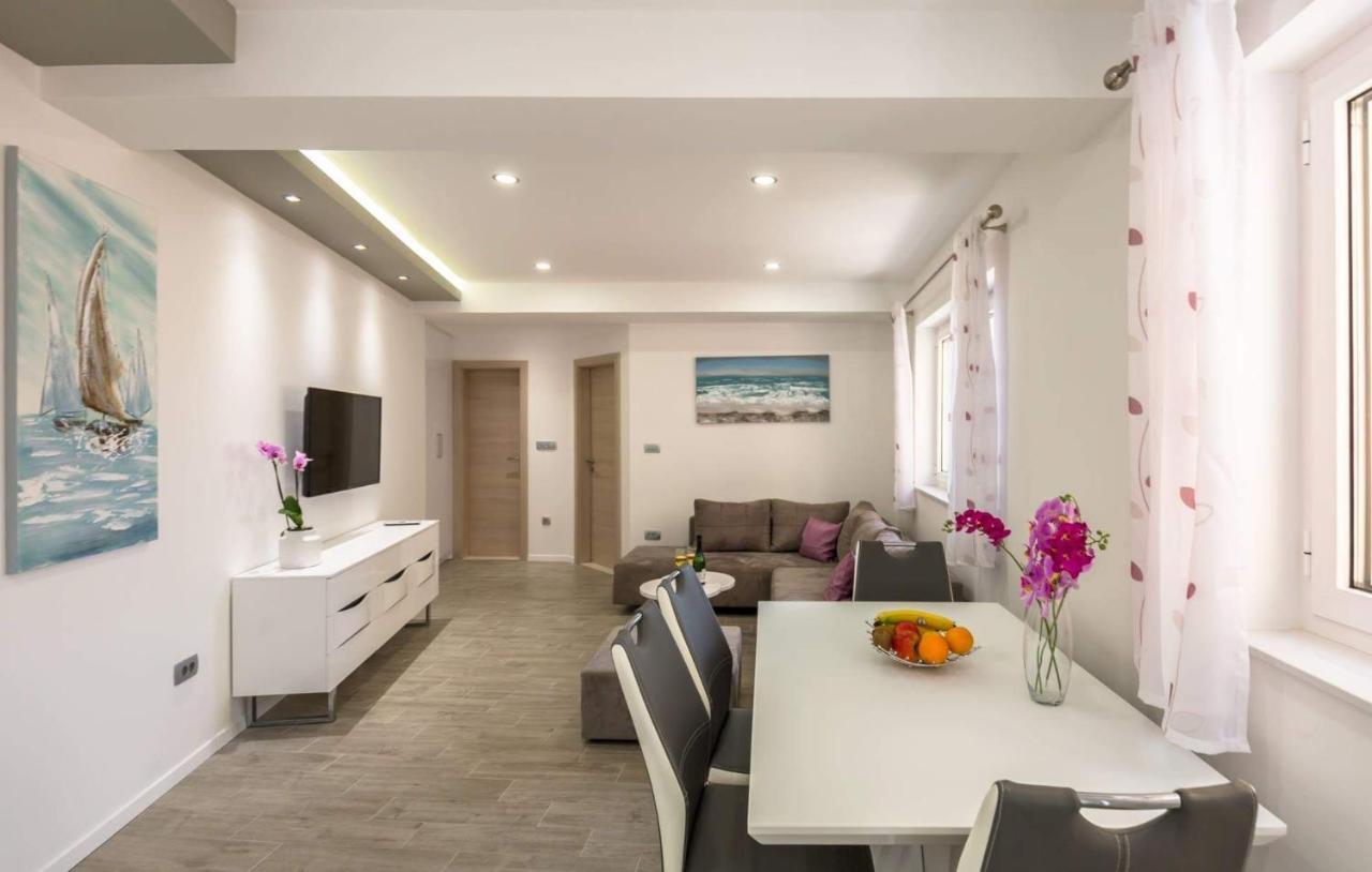 Apartman dva Makarska Buitenkant foto